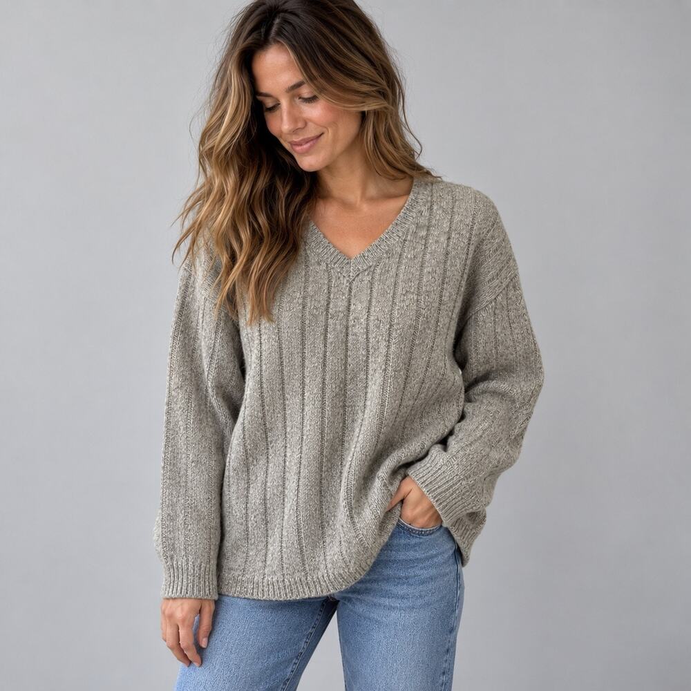 Express Tricot Women’s M Tan 100% Wool V-Neck Sweater
